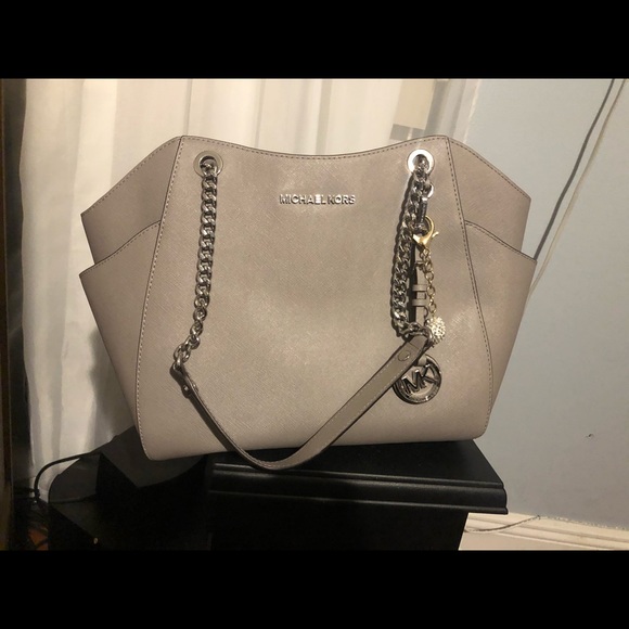 Michael Kors grey chain saffiano leather bag - Picture 2 of 4